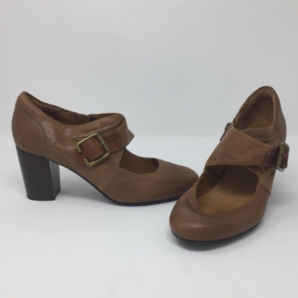 Like new- Clark’s Mary Jane Pumps